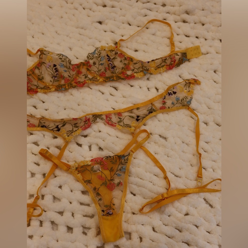 Lingeries set HoneyBirds